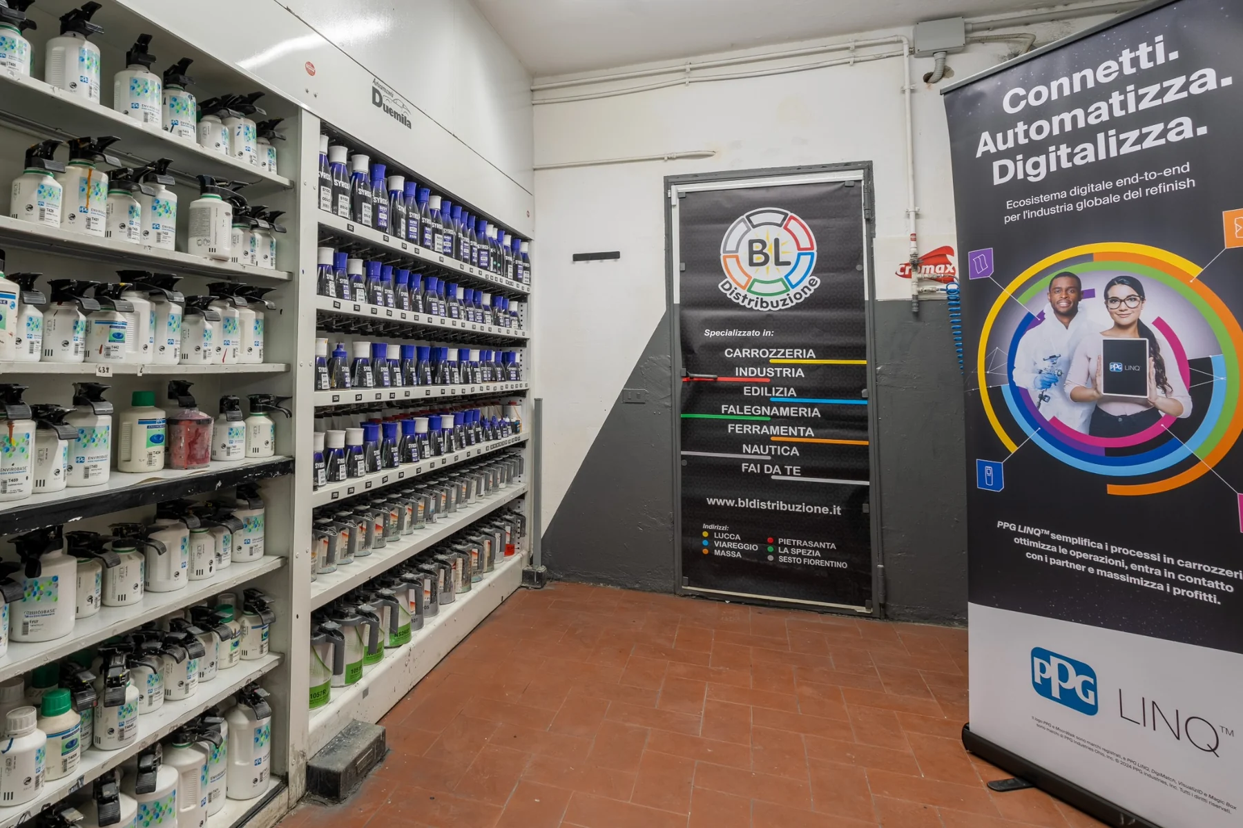 Laboratorio vernici e tintometro di Autocarrozzeria Duemila