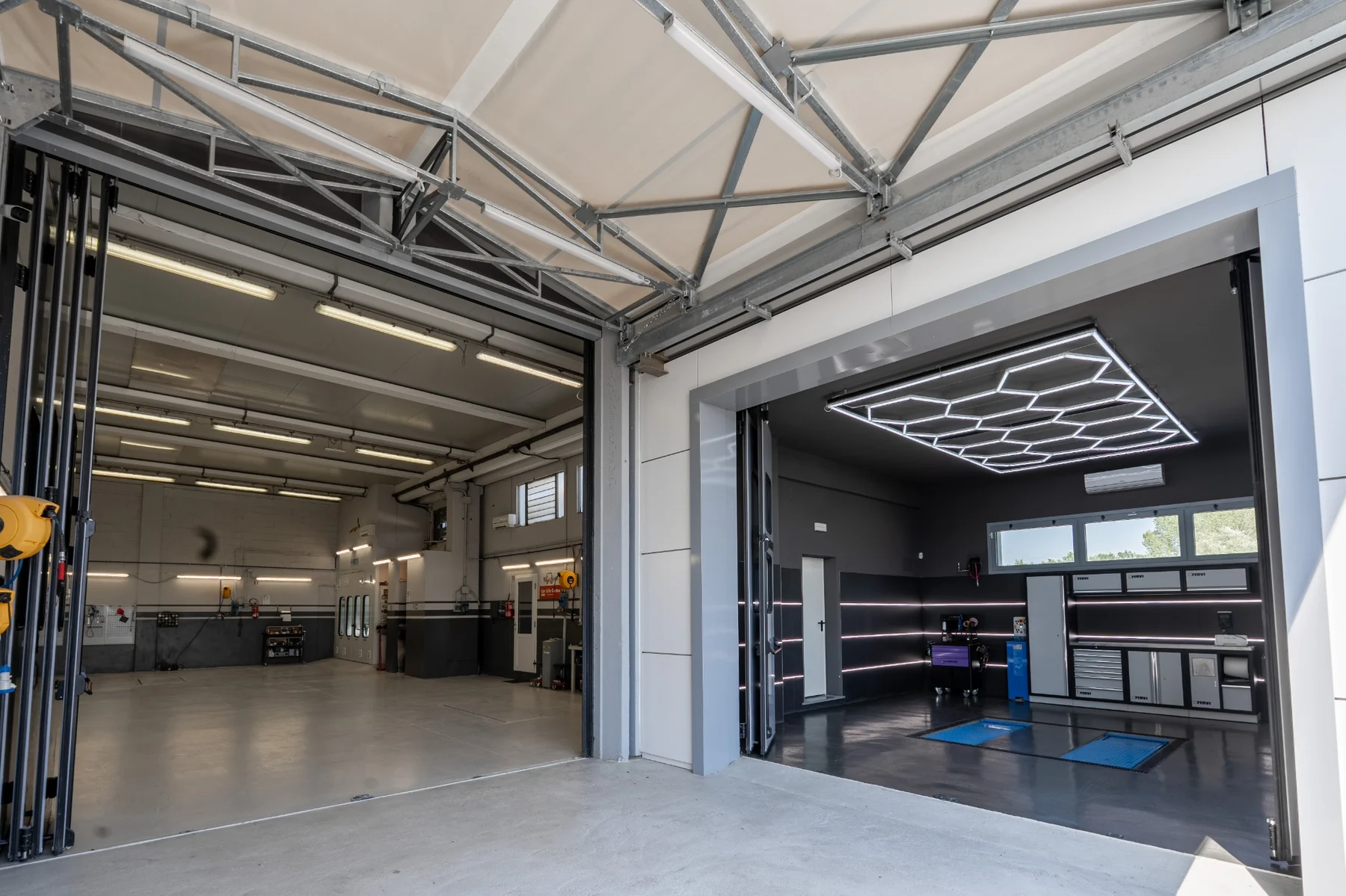 Ingresso di Autocarrozzeria Duemila con area nanotecnologia e reparto carrozzeria